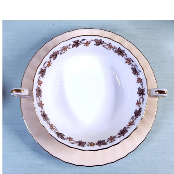 Rare Minton “Vineyard” Bouillon Cups & Saucers – Made in England - Picture 3 of 7